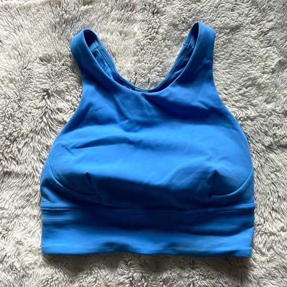 Blue lululemon tank top with pads - Picture 1 of 3